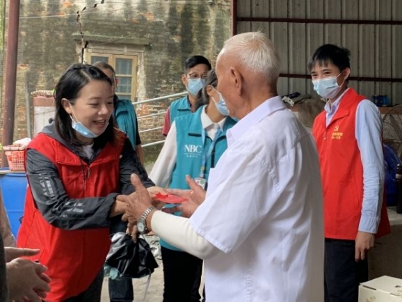 濃濃敬老情，三角鎮(zhèn)結(jié)民村開(kāi)展重陽(yáng)節(jié)慰問(wèn)活動(dòng)