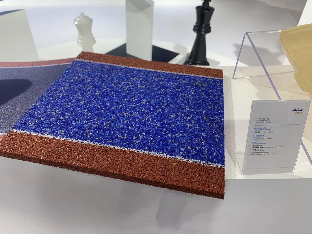 “黑科技”跑道，讓運動員“飛了起來”！-奧運田徑跑道是如何造出來的？