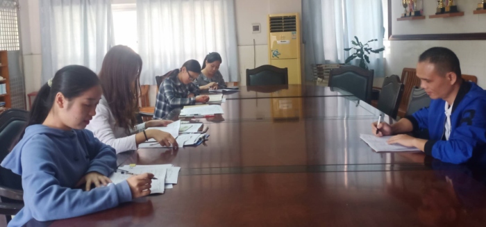 甘老師 評課.jpg