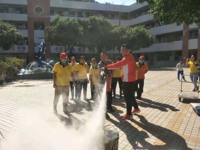 食堂消防演練.jpg