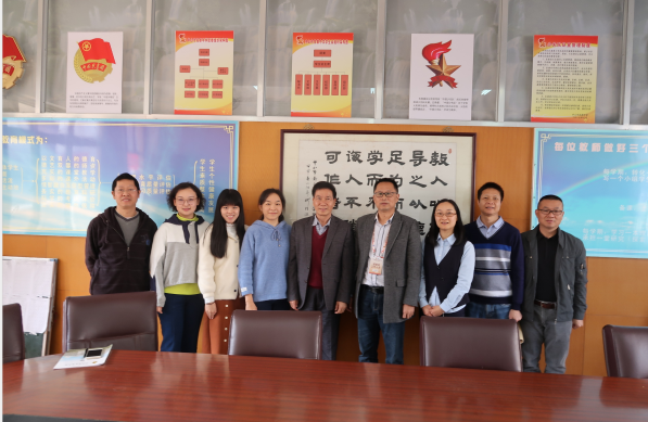 活動(dòng)結(jié)束后的合影留念