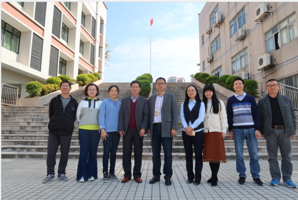 華南師大李娘輝院長一行來良都中學(xué)指導(dǎo)