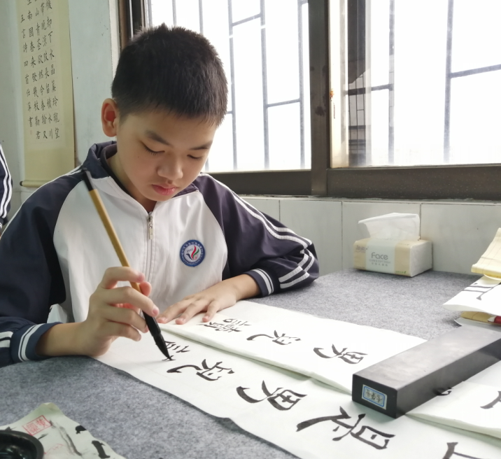 1643113325272063198.png 人圖1.png