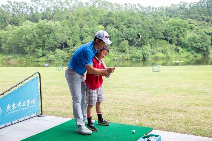 教小學(xué)打球 (1).jpg