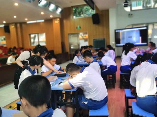 調(diào)整大小 小組合作討論.png