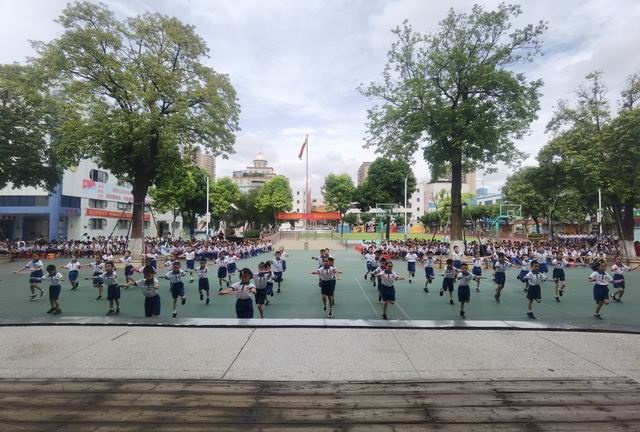 調(diào)整大小 74c54b51cdfbdeacab4ce69ba5ba25d.jpg