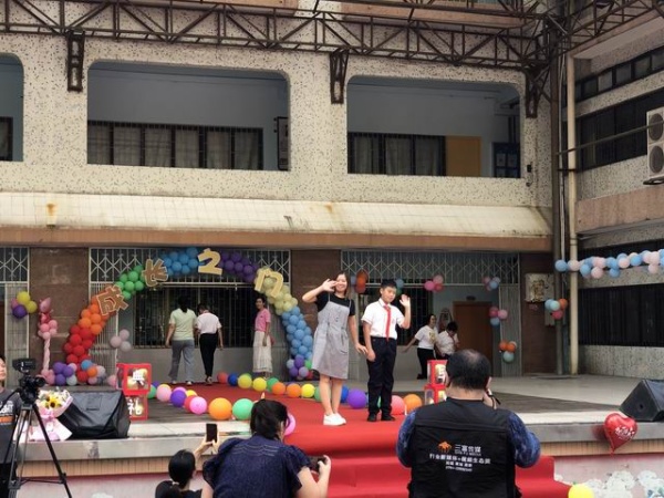 調(diào)整大小 247E17C7B559C9024F5D03115162E460.png