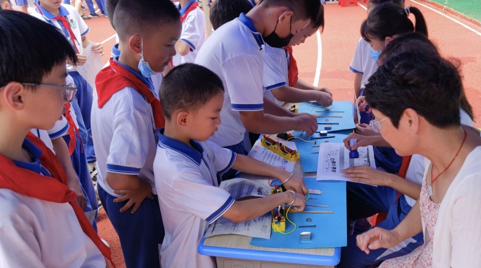 科學(xué)體驗(yàn)活動(dòng) (2).JPG