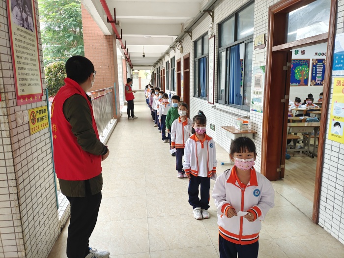 沙欄小學檢測現(xiàn)場照片 (6).jpg