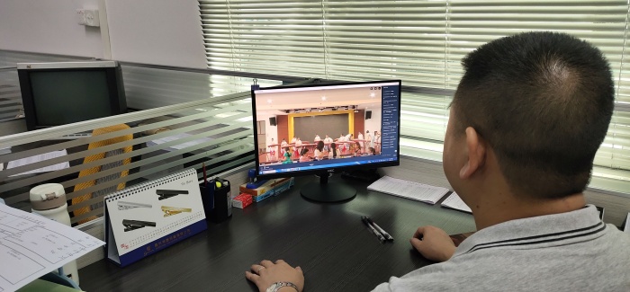 家長觀看匯演直播