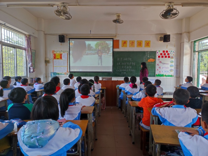 2021年秋季學(xué)期神灣神舟學(xué)校開(kāi)展防性侵主題教育活動(dòng) (3).jpg