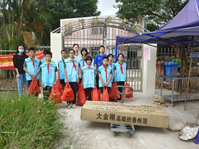 20221116神灣中心小學(xué)敬老院獻(xiàn)愛心活動(dòng)5.jpg