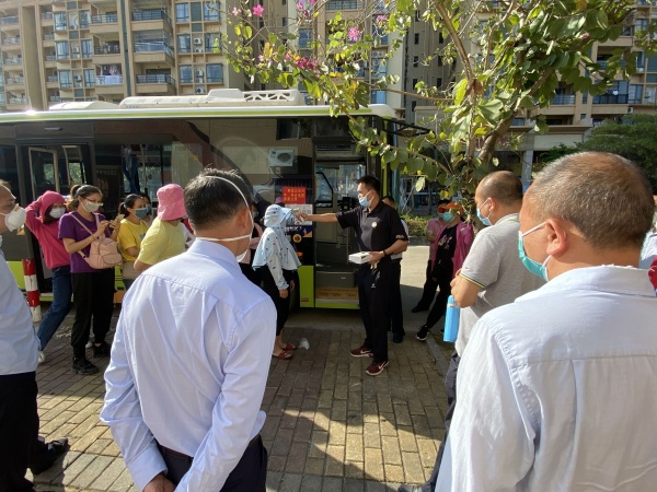 20200430神灣中心小學校園公交專線疫情防控及應(yīng)急處置安全培訓照片 (2).jpg