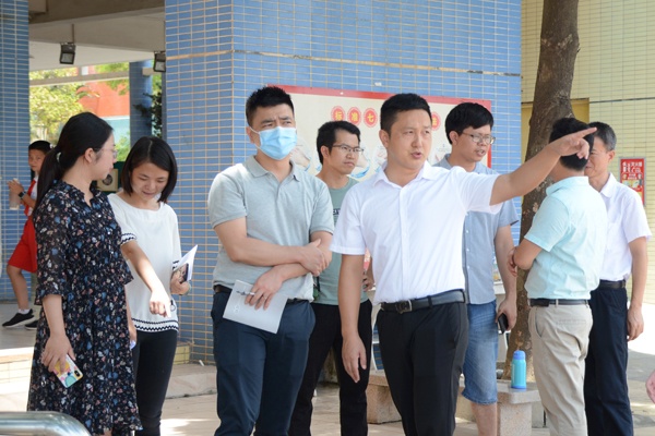 低碳惠普校園專項(xiàng)基金項(xiàng)目組 (14).JPG