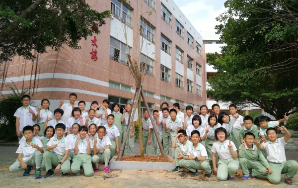 六5畢業(yè)樹種植 (2).jpg