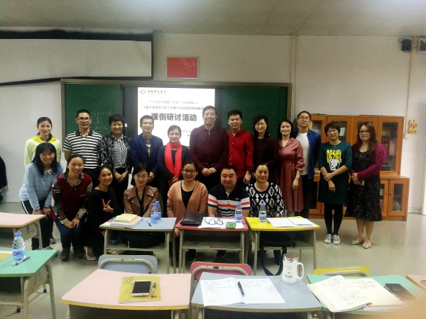 與專家合影留念