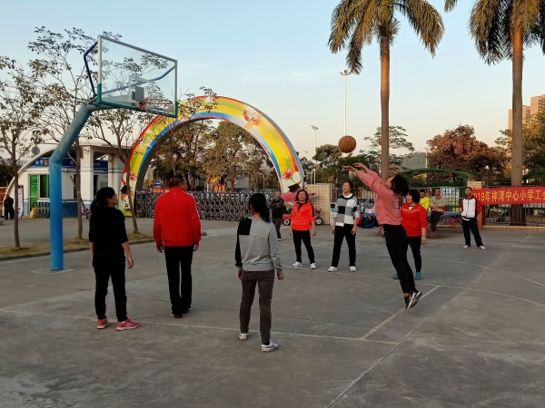 20191204神灣中心小學(xué)教職工籃球賽照片 (12).jpg