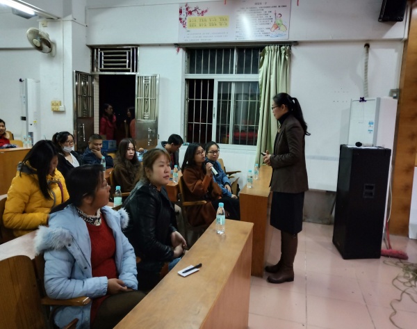 2019年秋季學(xué)期神舟學(xué)校家庭教育講座 (4).JPG