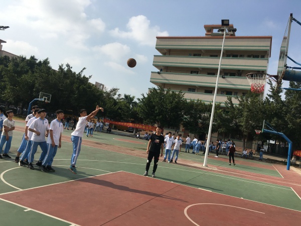 2019年11月28日 神舟學(xué)校舉行第二十一屆體育節(jié)活動(dòng) (6).JPG