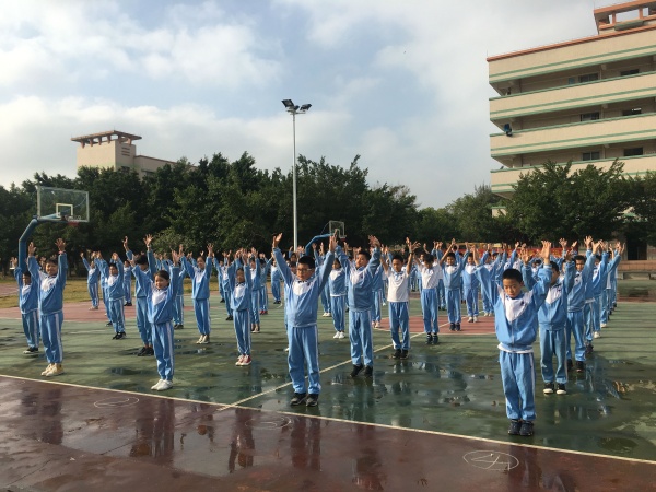 2019年11月28日 神舟學(xué)校舉行第二十一屆體育節(jié)活動(dòng) (4).JPG