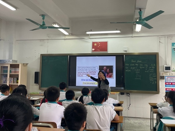 英語課堂展風(fēng)姿，專業(yè)引領(lǐng)促成長