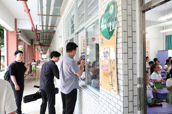 弘揚傳統(tǒng)文化，加強(qiáng)合作交流