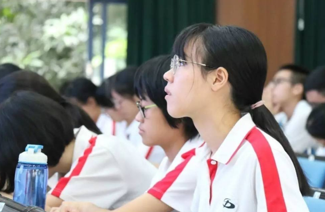 課后延時服務“副作用”來了，老師身心俱疲，家長更是有苦難言