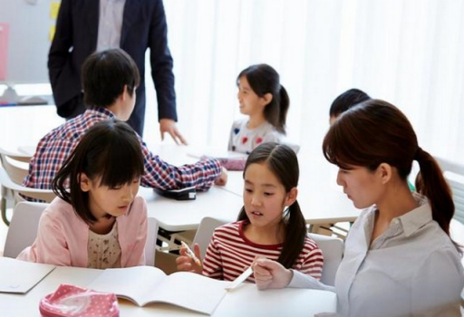 10月1日起將取消“周中課”，家長各執(zhí)己見，有人歡喜有人愁