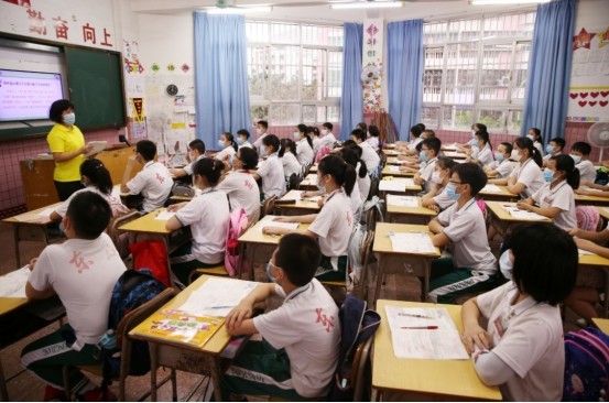 教師職稱評定“新標(biāo)準(zhǔn)”，老教師迎來好消息，職教年齡成關(guān)鍵