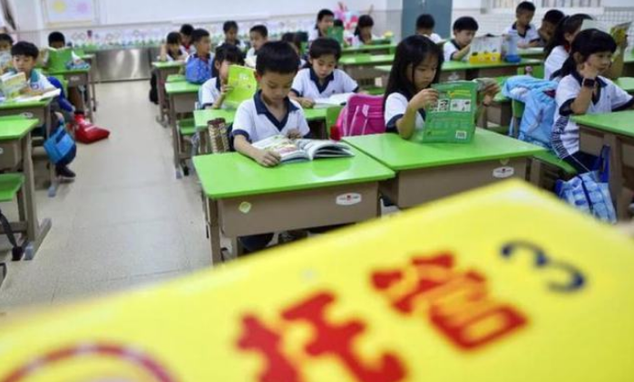 延時(shí)服務(wù)“副作用”逐漸顯露，眾多問題待解決，學(xué)生和老師負(fù)擔(dān)重