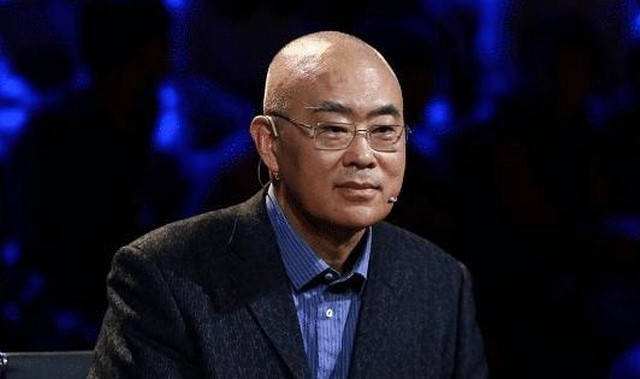 鄭淵潔“怒批”語文教材誤人子弟，引起家長共鳴：內容經不起推敲