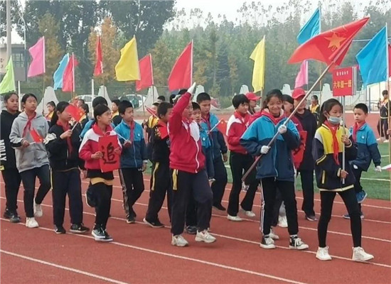 脈動金秋，激情飛揚！安泰小學<a href=http://www.wwwyw99966.com target=_blank class=infotextkey>塑膠跑道</a>啟用典禮暨金秋體育節(jié)活動