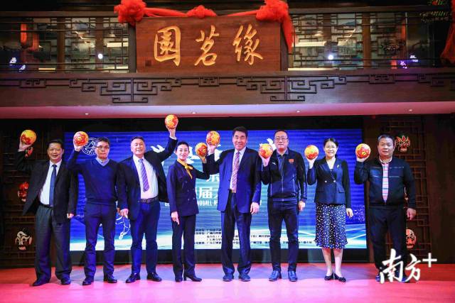 省手球協(xié)會(huì)召開(kāi)換屆大會(huì) 省手球協(xié)會(huì)召開(kāi)換屆大會(huì)