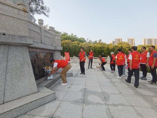 主題黨日掃墓活動(dòng)1.jpg