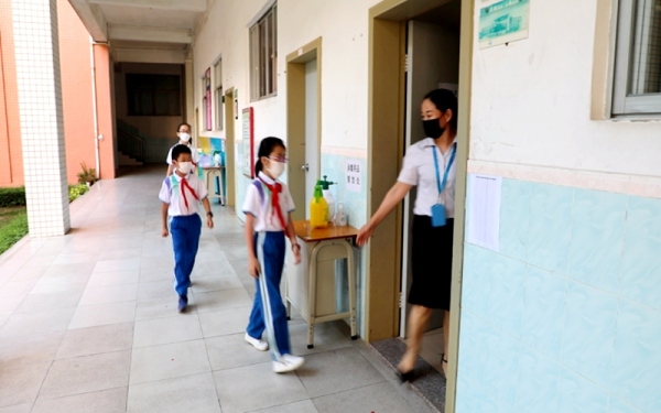 學(xué)生轉(zhuǎn)到備用課室