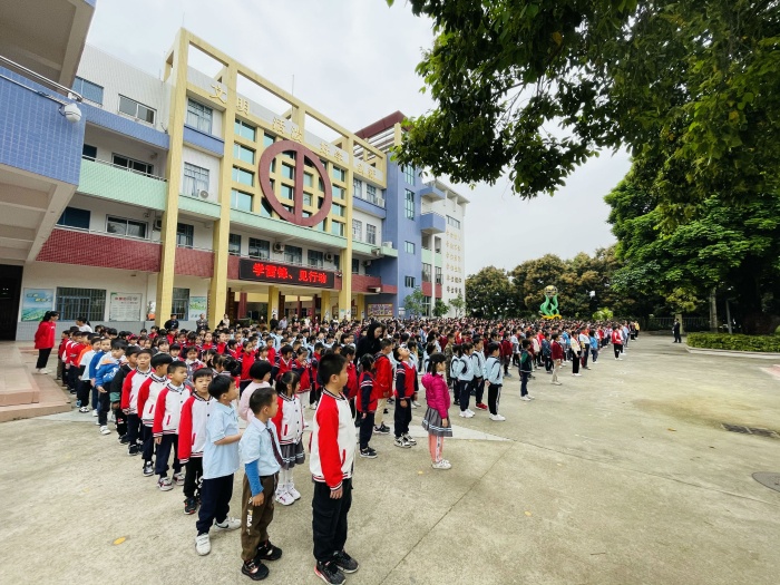 學(xué)雷鋒啟動(dòng)儀式 (3).jpg