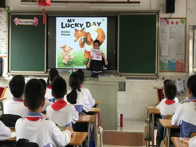 調(diào)整大小 3.30 古一小學(xué)唐巧賢名師在上繪本課.JPG