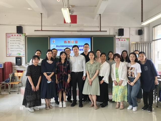 調(diào)整大小 3.30老師們與辛老師合影留念.JPG