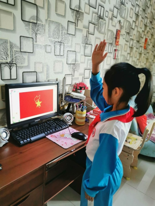 陽(yáng)光雍小：致敬疫情下的逆行者，爭(zhēng)做新時(shí)代少年先鋒