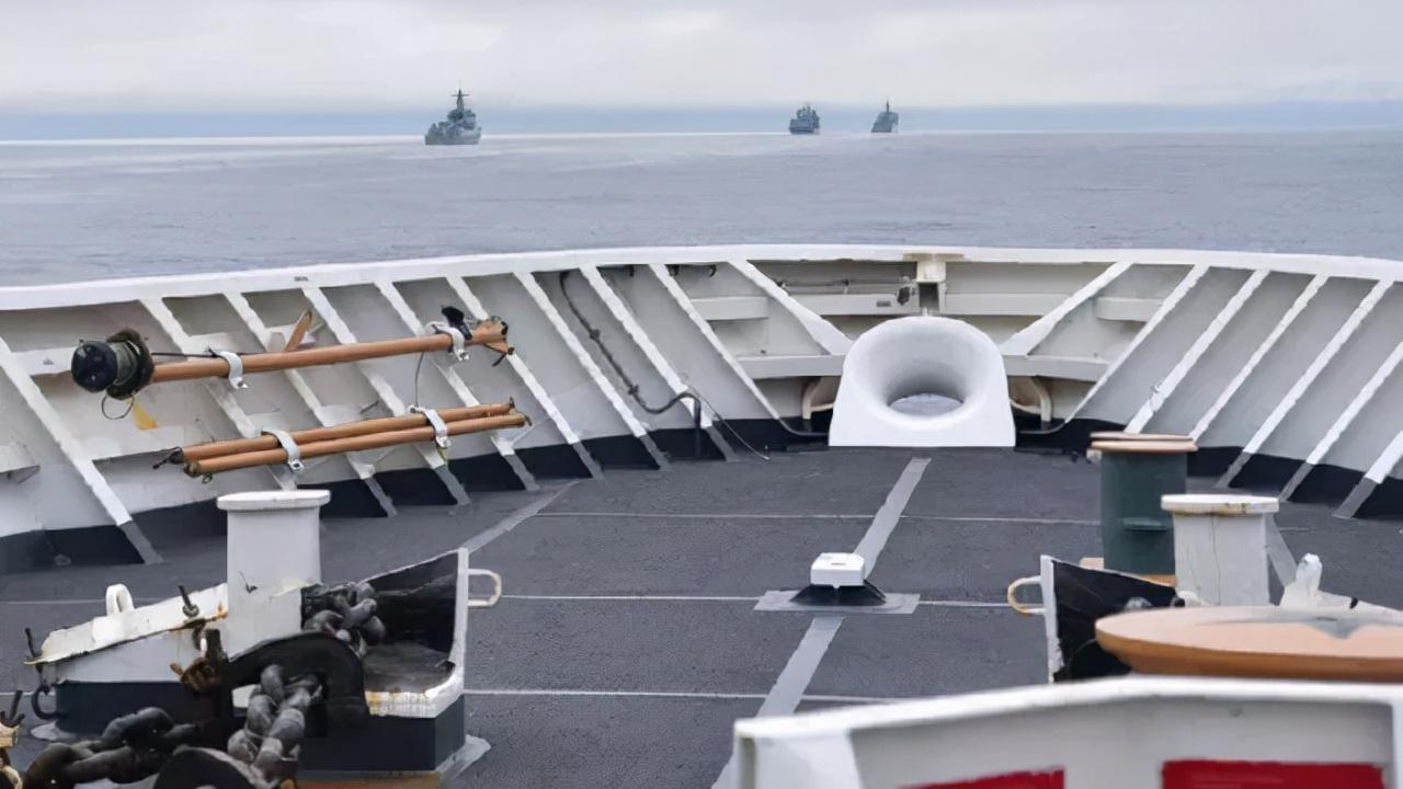 “美專屬經(jīng)濟(jì)區(qū)內(nèi)出現(xiàn)中國艦隊(duì)！”讓中國教教美國什么是專業(yè)