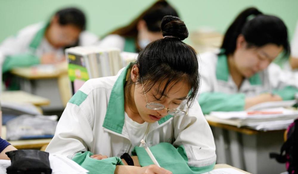 8000字繳文，0分高考卷，當(dāng)年那個叛逆的河南女生，如今在哪？