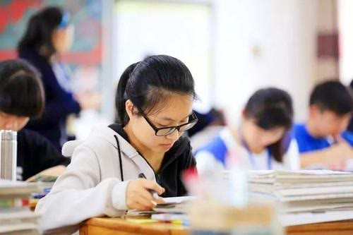 不打無(wú)準(zhǔn)備之仗，不說(shuō)高考考的多牛多好，最起碼高考流程要知道