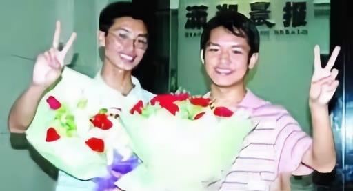 他是湖南高考狀元，考上北京師范大學卻不去，復(fù)讀一年中了狀元