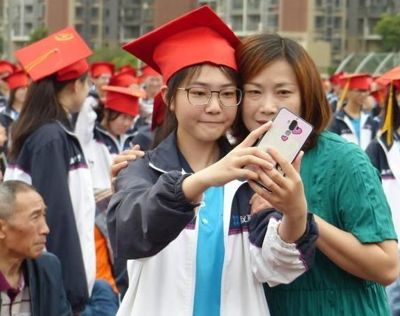 北大文科專業(yè)被理科生占據(jù)，新高考出現(xiàn)“鬧劇”，評(píng)論區(qū)爭(zhēng)議不斷