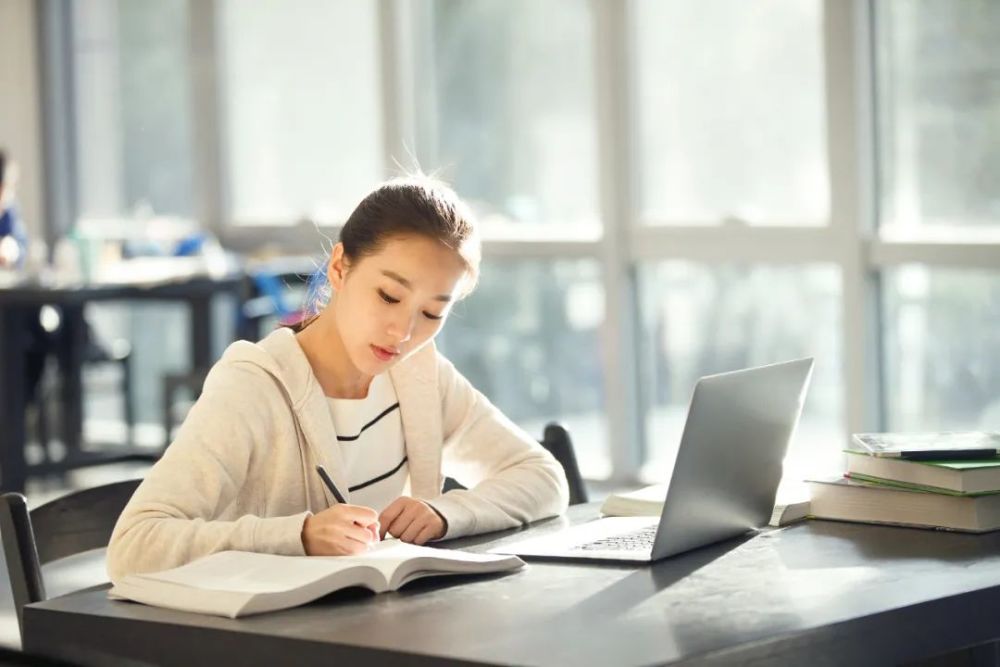 【自考】自考成績(jī)什么時(shí)候公布？怎么查詢(xún)？