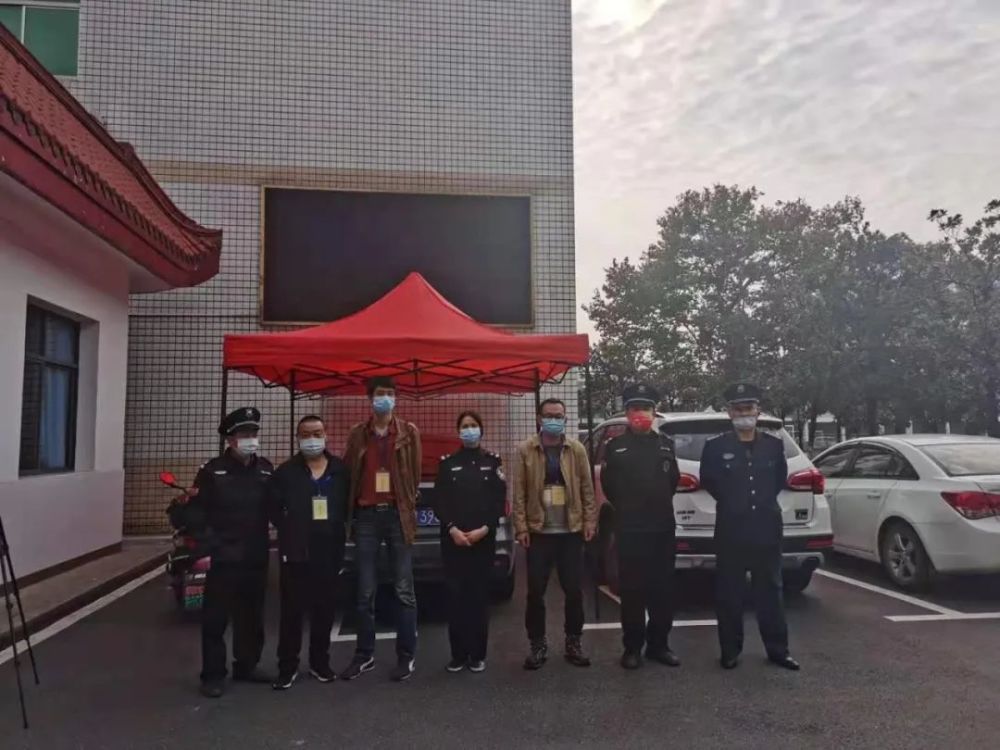 【我為群眾辦實事】護(hù)航成考：考生忘帶準(zhǔn)考證，蘆淞民警來幫忙