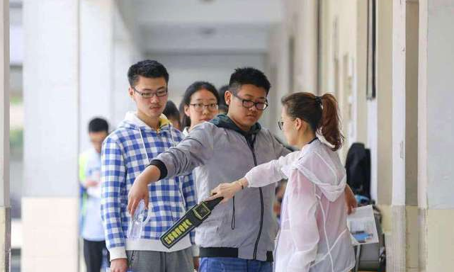 教育部發(fā)新通知，想考985、211的學(xué)生只能靠成績(jī)，家長(zhǎng)別白忙活了