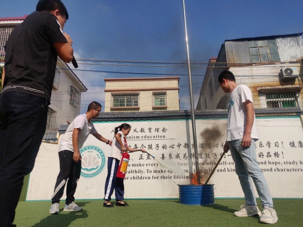 滅火器材的使用