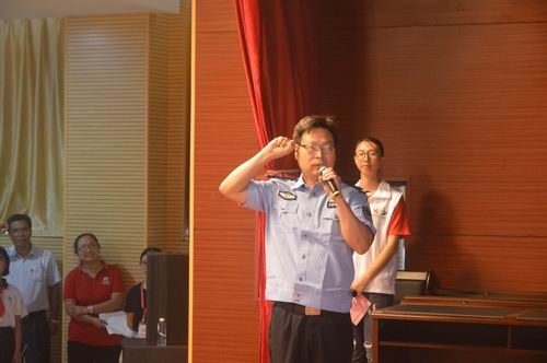 調整大小 梁玉堂副所長帶領宣誓.jpg