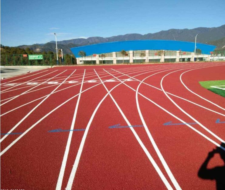 籃球場用<a href=http://www.wwwyw99966.com target=_blank class=infotextkey>塑膠跑道</a>，與時俱進